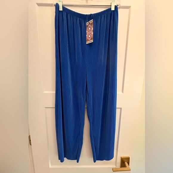 Boohoo Plisse Pant Set - Picture 3 of 7